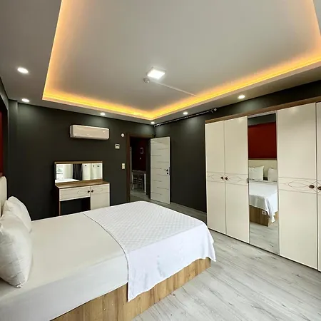 Renaissance Apartahotel